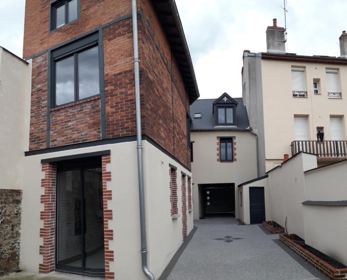CHARMES EN VILLE Le Charme Poétique Montluçon Esterno foto